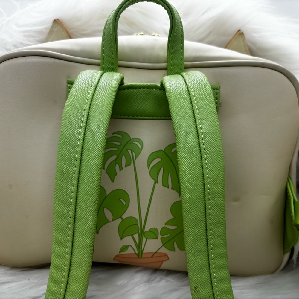 Loungefly Disney House Bag with Mickey Mouse And Friends - Picture 2 of 4